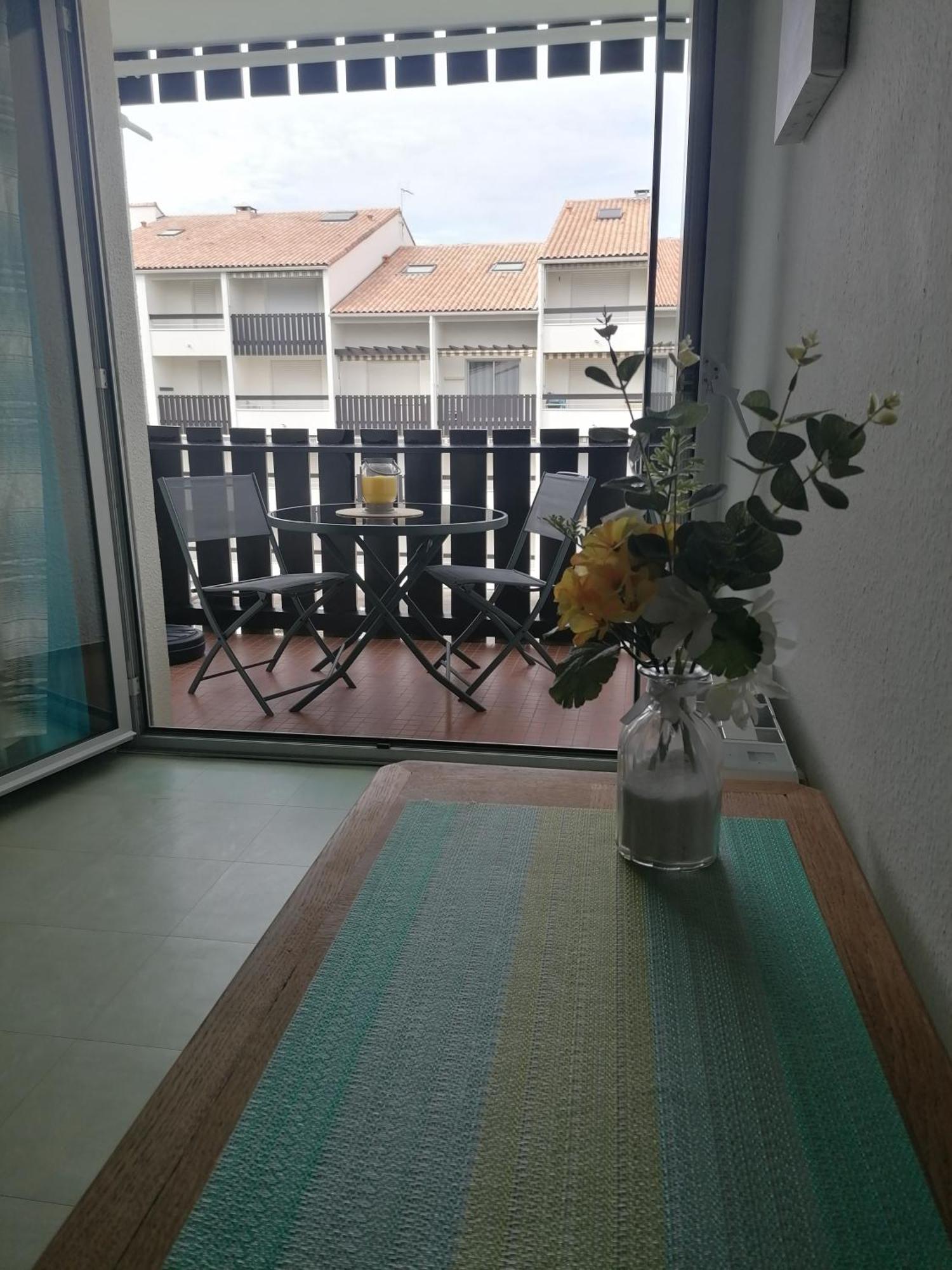 Apartamento agréable studio avec terrasse à150m de la plage Saint-Georges-de-Didonne Exterior foto